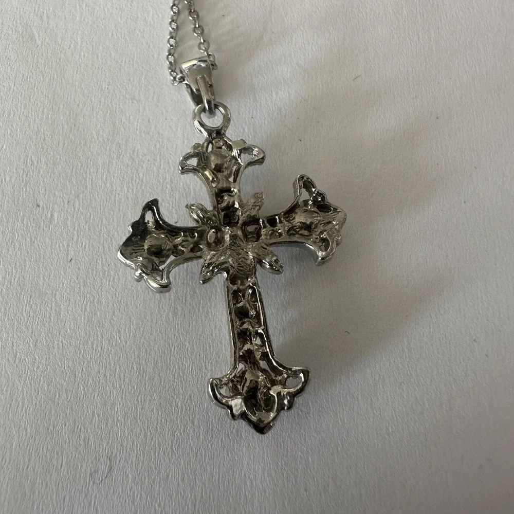 Silver‎ Tone Rhinestone Cross Pendant Necklace Womens Religious Statement